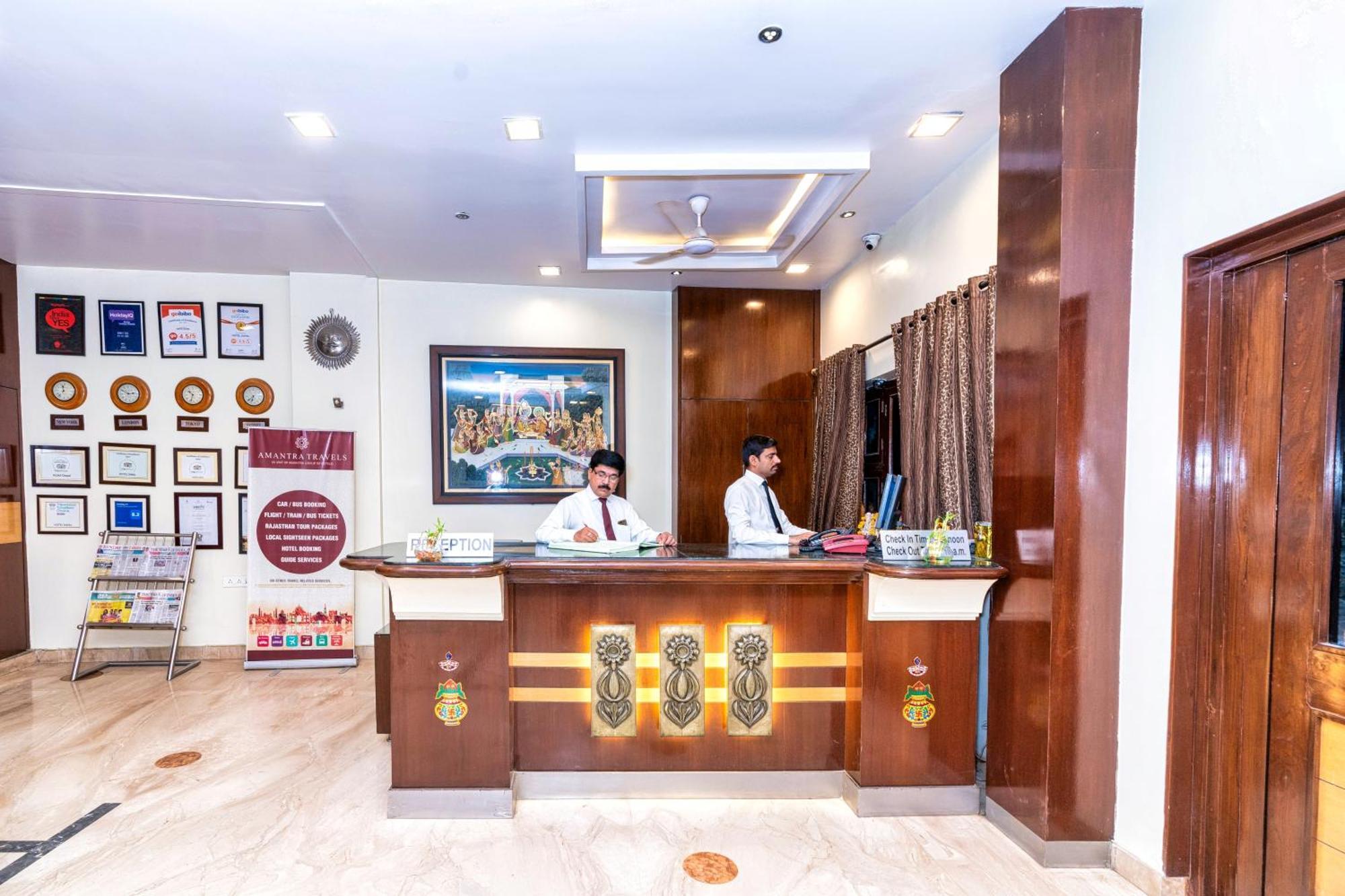 Hotel Dayal Удайпур Екстер'єр фото